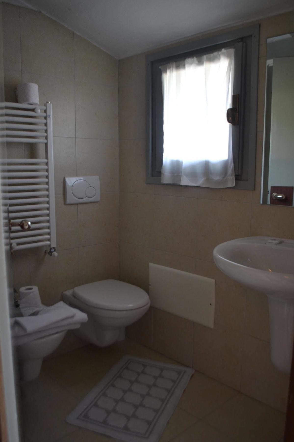 Hotel Aurora Colico Zewnętrze zdjęcie